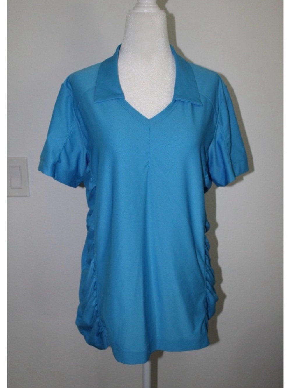 Athleta Teal Blue Short Sleeve V-Neck Tee